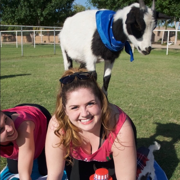 Hi! 👋🏼 I’m Jenessa! - Picture 1 of 5